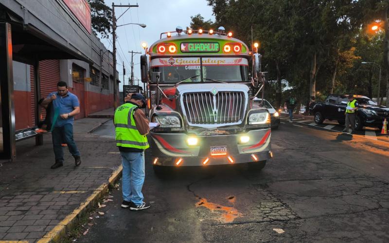 DGT pide a transportistas implementar medidas preventivas ante aumento de viajes por fiestas de fin de año