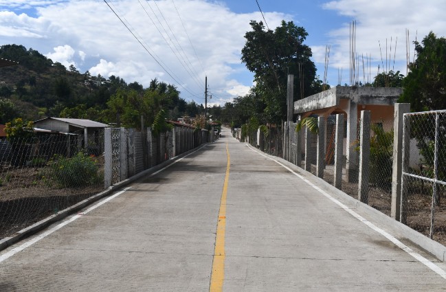 Inauguran proyecto de mejoramiento de calle en San Ildefonso Ixtahuacán