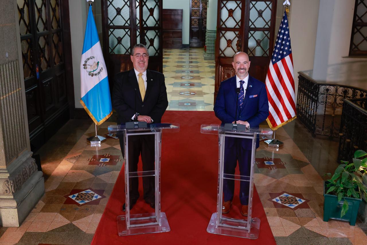Administrador de la DEA y presidente Arévalo envían mensaje sobre trabajo conjunto contra el narcotráfico
