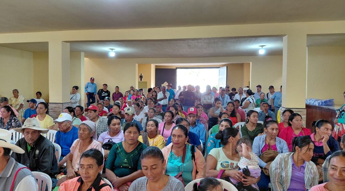 Entregan ayuda a familias afectadas por la sequía en Zacapa