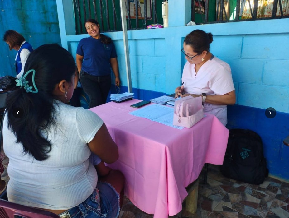 Jornada de salud integral beneficia a familias de la comunidad Armenia Ortiz, San Martín Zapotitlán
