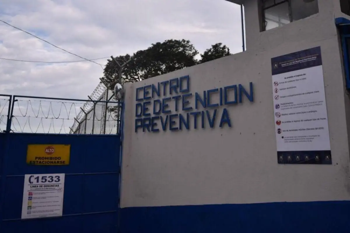 Autoridades penitenciarias activan protocolos para restablecer el orden en centros carcelarios