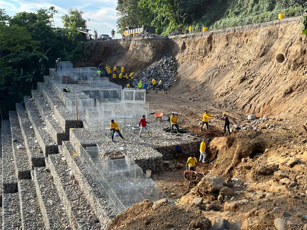 Covial avanza con la rehabilitación de la ruta Cito-Zarco./Foto: CIV.