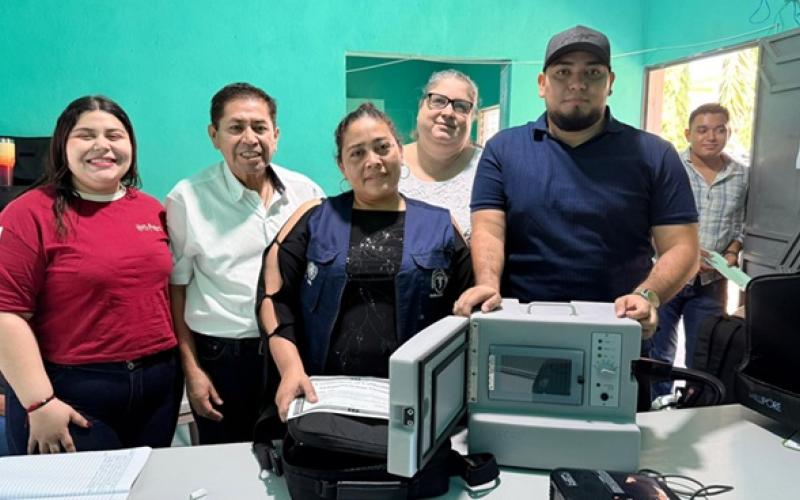 La Unión, Zacapa, recibe equipo para análisis microbiológico del agua. (Foto: MSPAS)