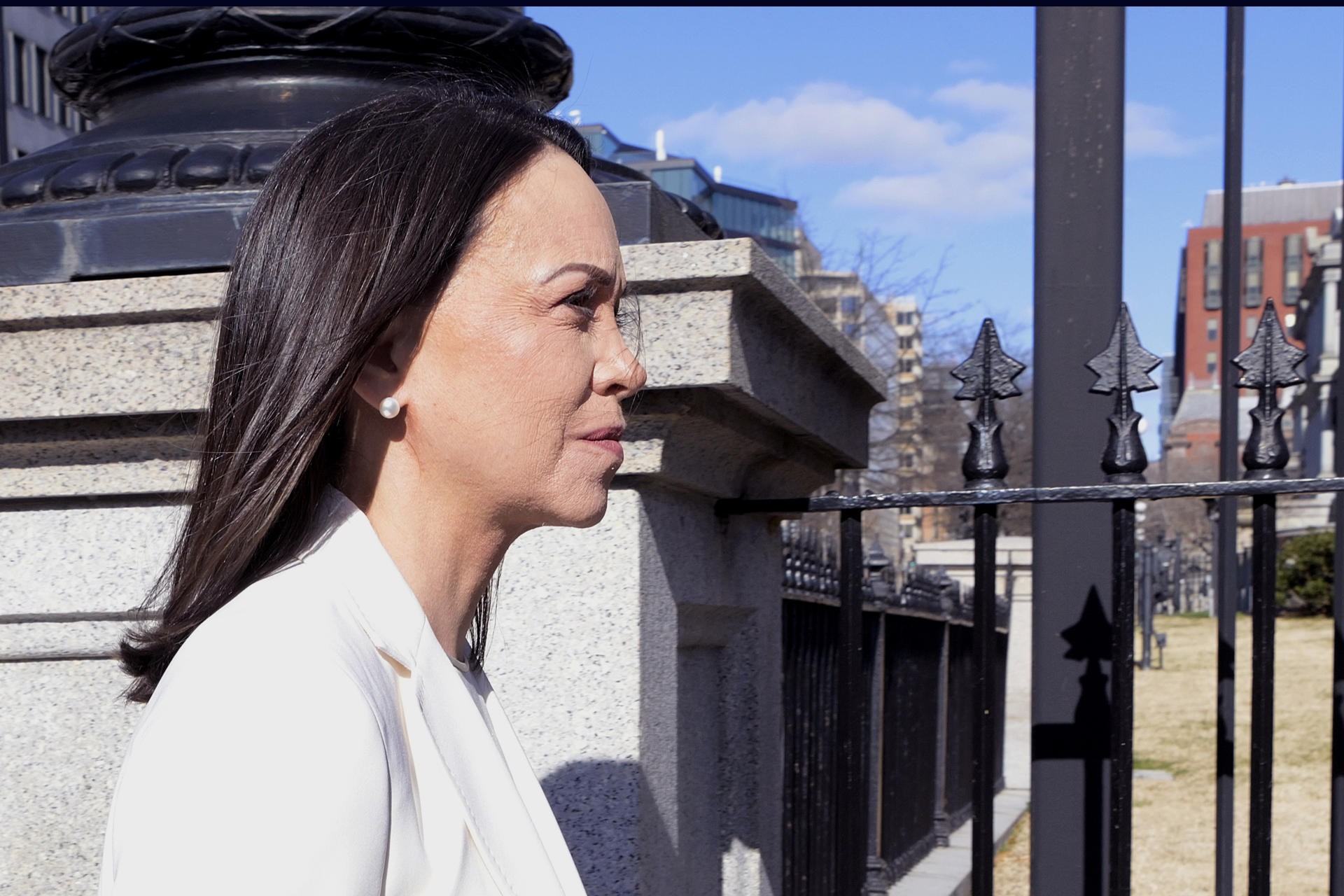 La líder opositora venezolana y Premio Nobel de la Paz, María Corina Machado, llega a la Casa Blanca este jueves, en Washington (EE. UU.). / Foto: EFE.