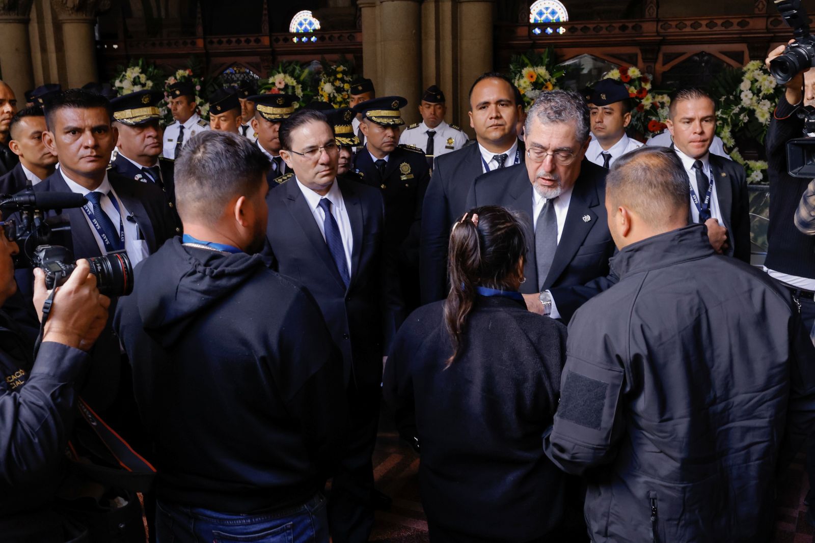 Presidente Arévalo ratifica que policías caídos son héroes de la patria y que se hará justicia
