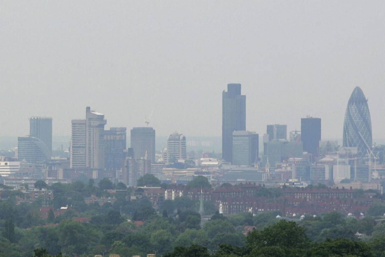 La contaminación ambiental, como la mala calidad del aire, podrían aumentar el riesgo de contraer una esclerosis lateral amiotrófica (ELA).