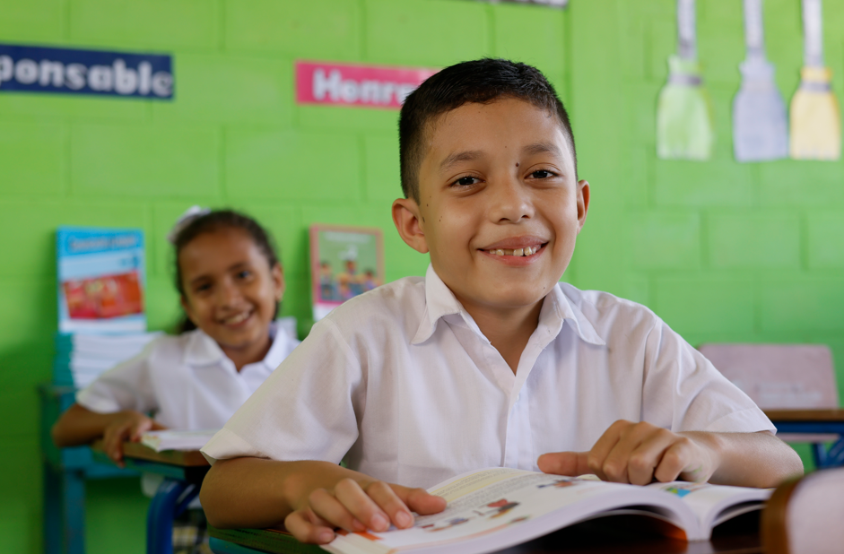 Ministerio de Educación entregó más de 21 mil becas durante 2025