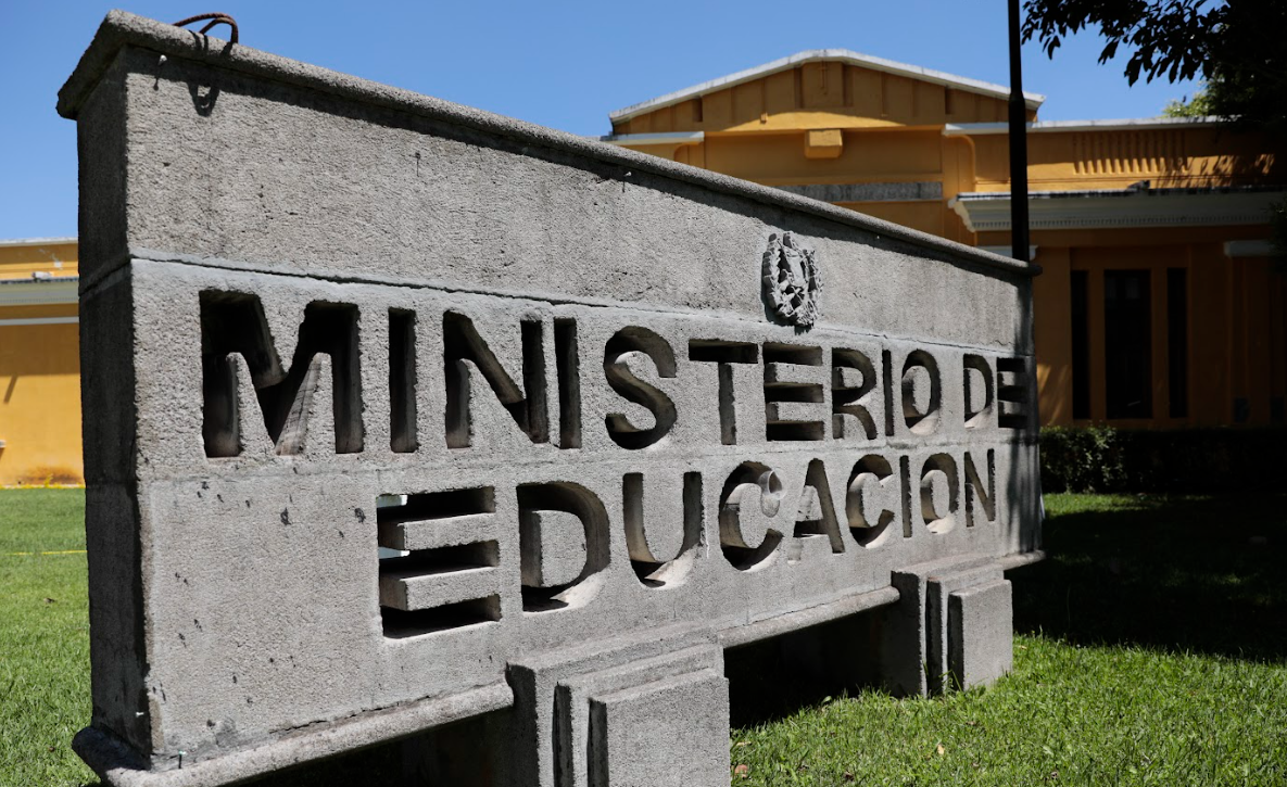 Ministerio de Educación informa que el emplazamiento no impide el desarrollo de procesos disciplinarios