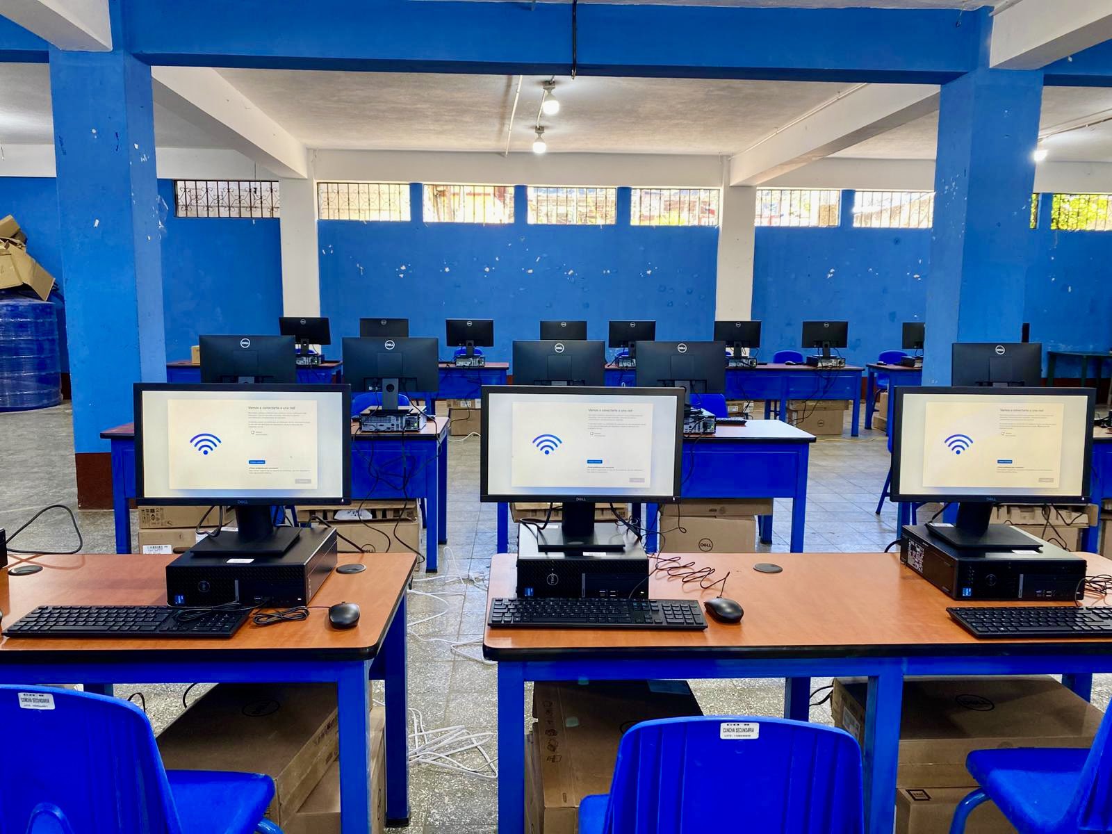 Mides equipó 59 laboratorios de computación en 2025./Foto: Mides.