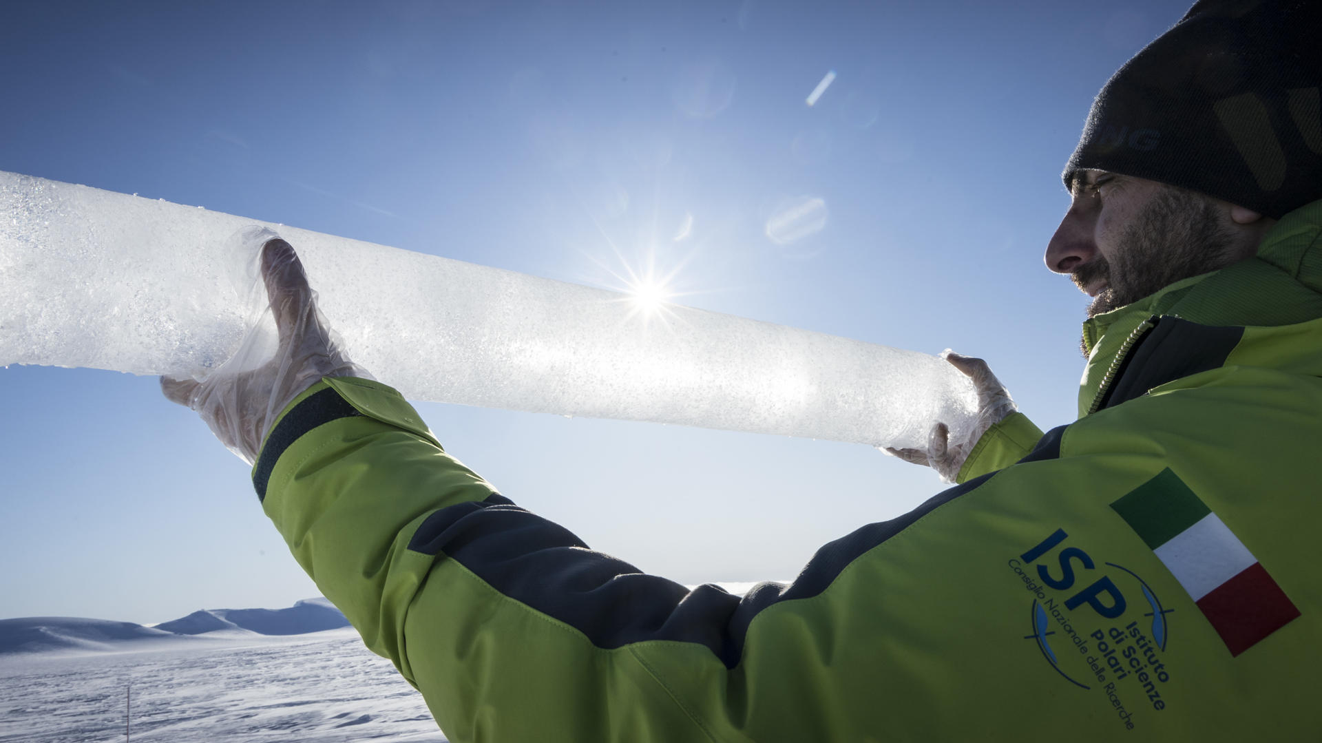 Una de las muestras de hielo extraídas del glaciar Tamir, en Tayikistán.