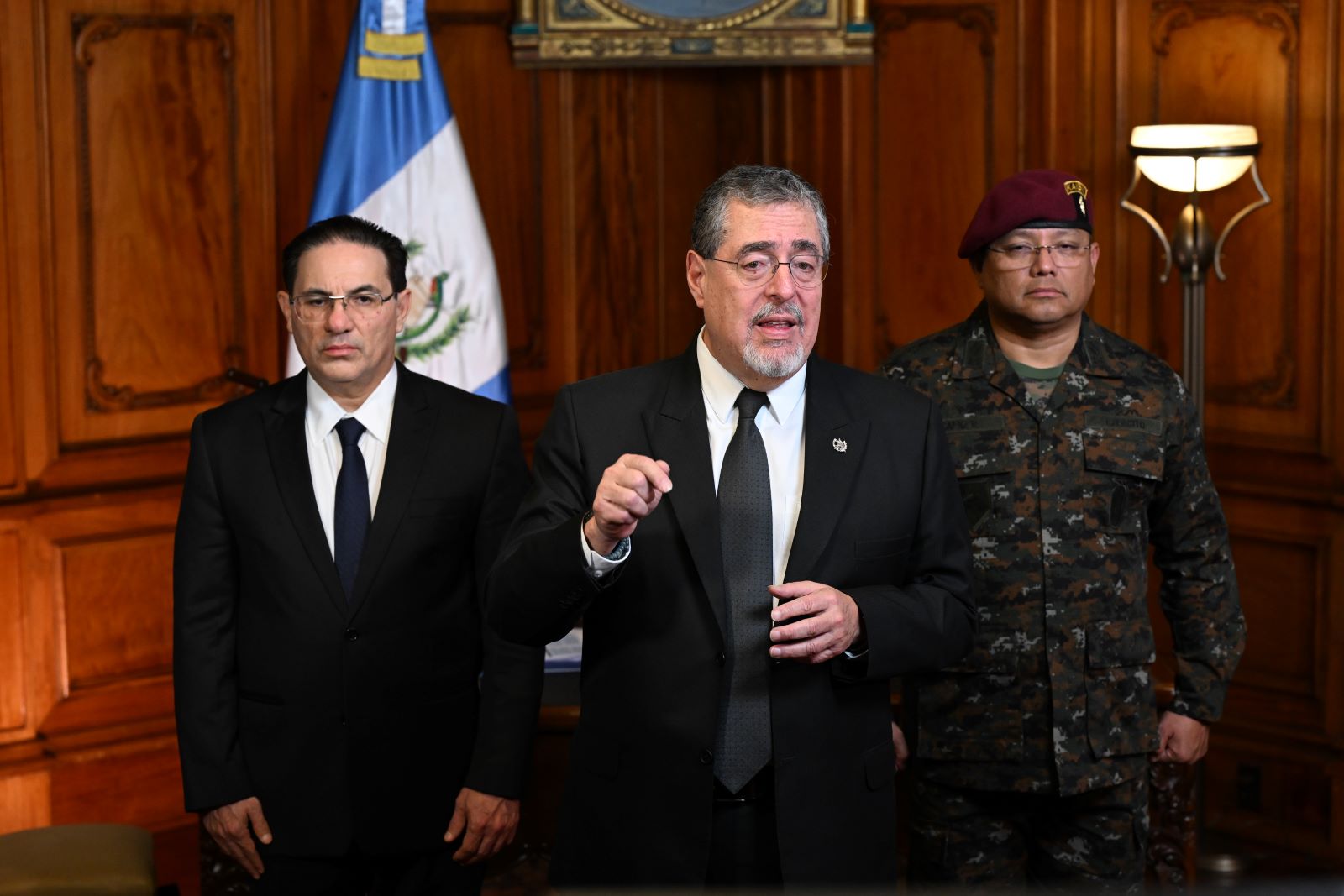El presidente Bernardo Arévalo, durante mensaje en cadena nacional.