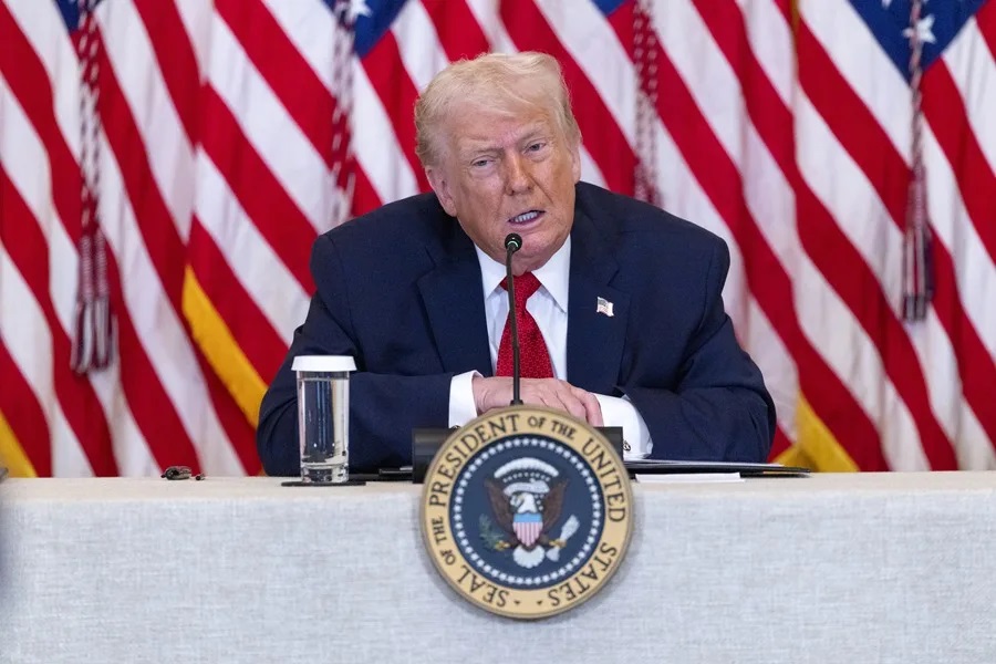 El presidente estadounidense Donald Trump intenta presionar por una acuerdo para la compra de la isla de Groenlandia, un territorio autónomo de Dinamarca.