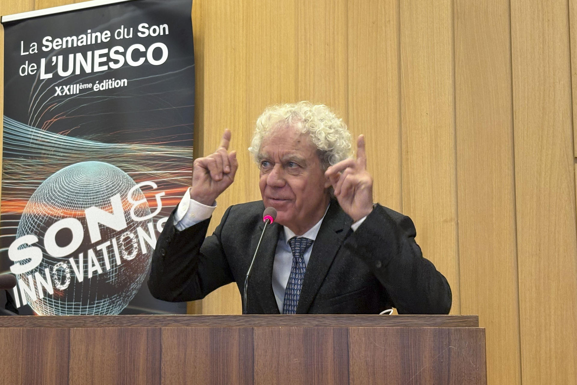 La IA generativa El presidente fundador de la Semana del Sonido de la UNESCO, Christian Hugonnet, durante su discurso inaugural en una conferencia de la Unesco sobre nuevas tecnologías.
