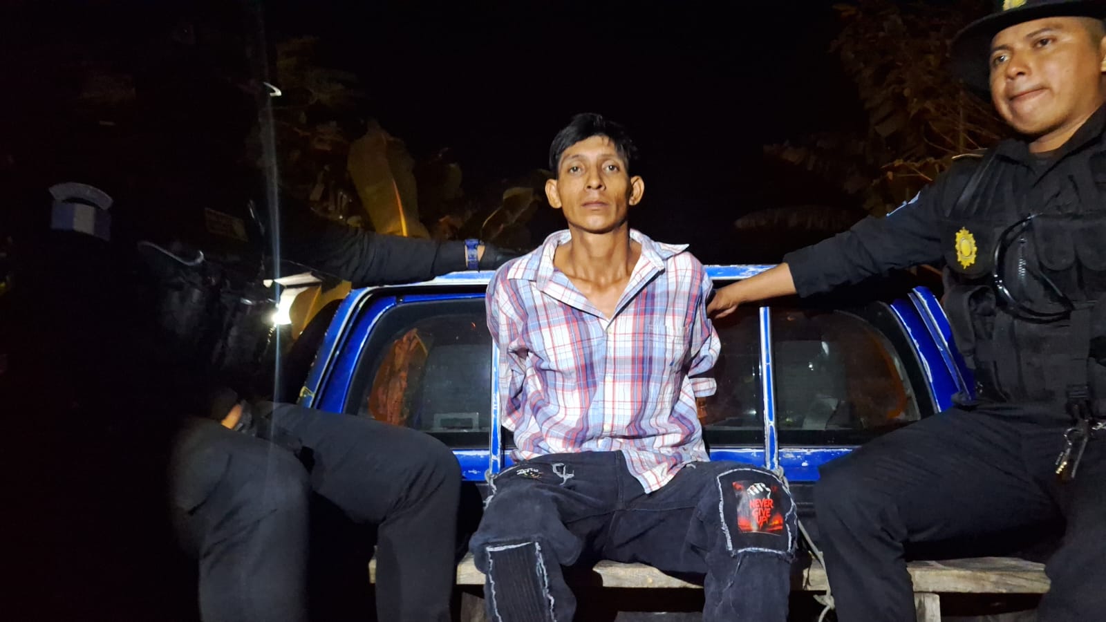 Capturado bajo las sospechas del crimen de su esposa y su hija. / Foto: PNC.