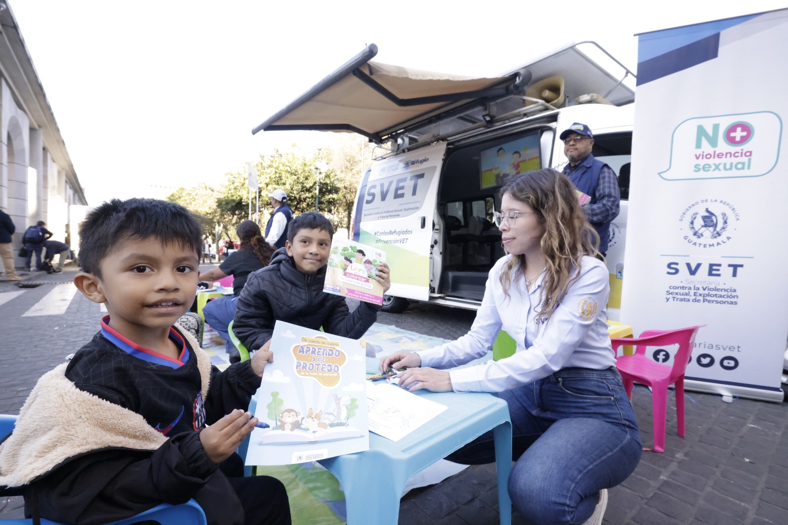 Instituciones prepararon actividades para niños y adultos en el Informe Abierto al Pueblo de Guatemala. / Foto: Dickéns Zamora.