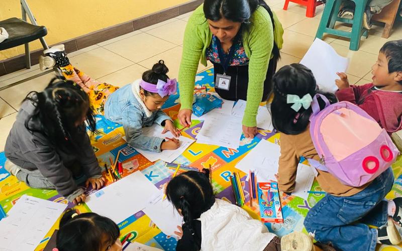 Niños de Nahualá reavivan el uso del idioma "k'iche'". / Foto: MCD.