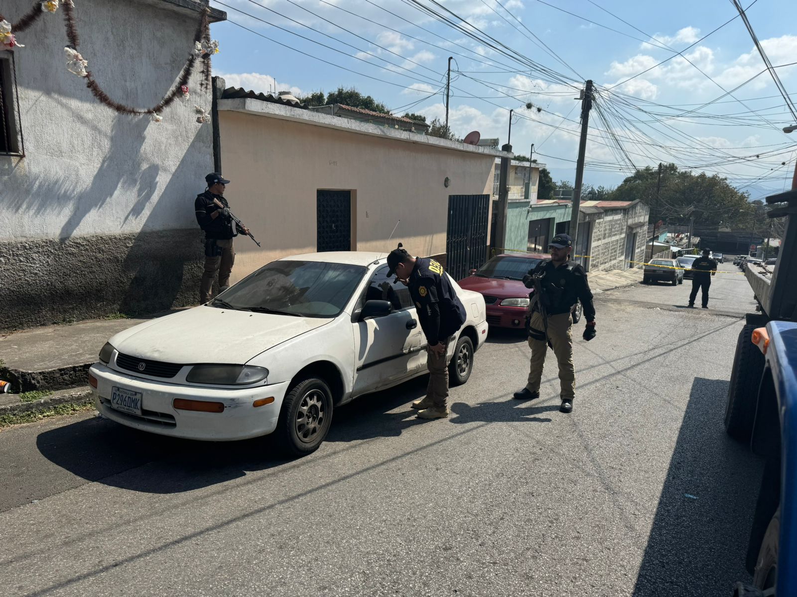 Encuentra vehículo con indicios que lo vinculan a ataque armado en contra de agentes de la PNC. (Foto: PNC)