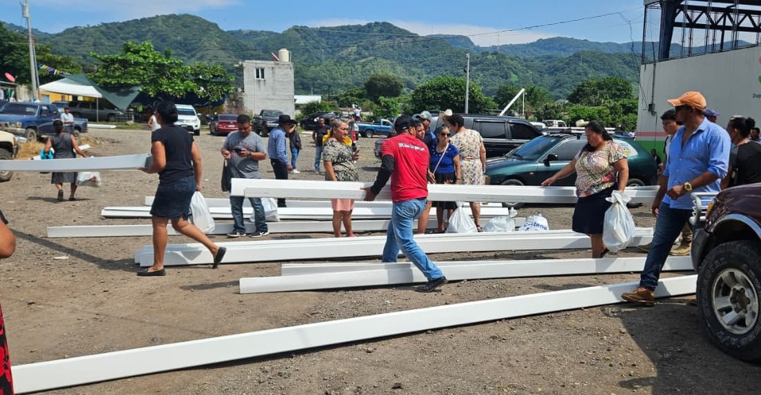 Entregan kits de captación de agua de lluvia en Jalpatagua, Jutiapa