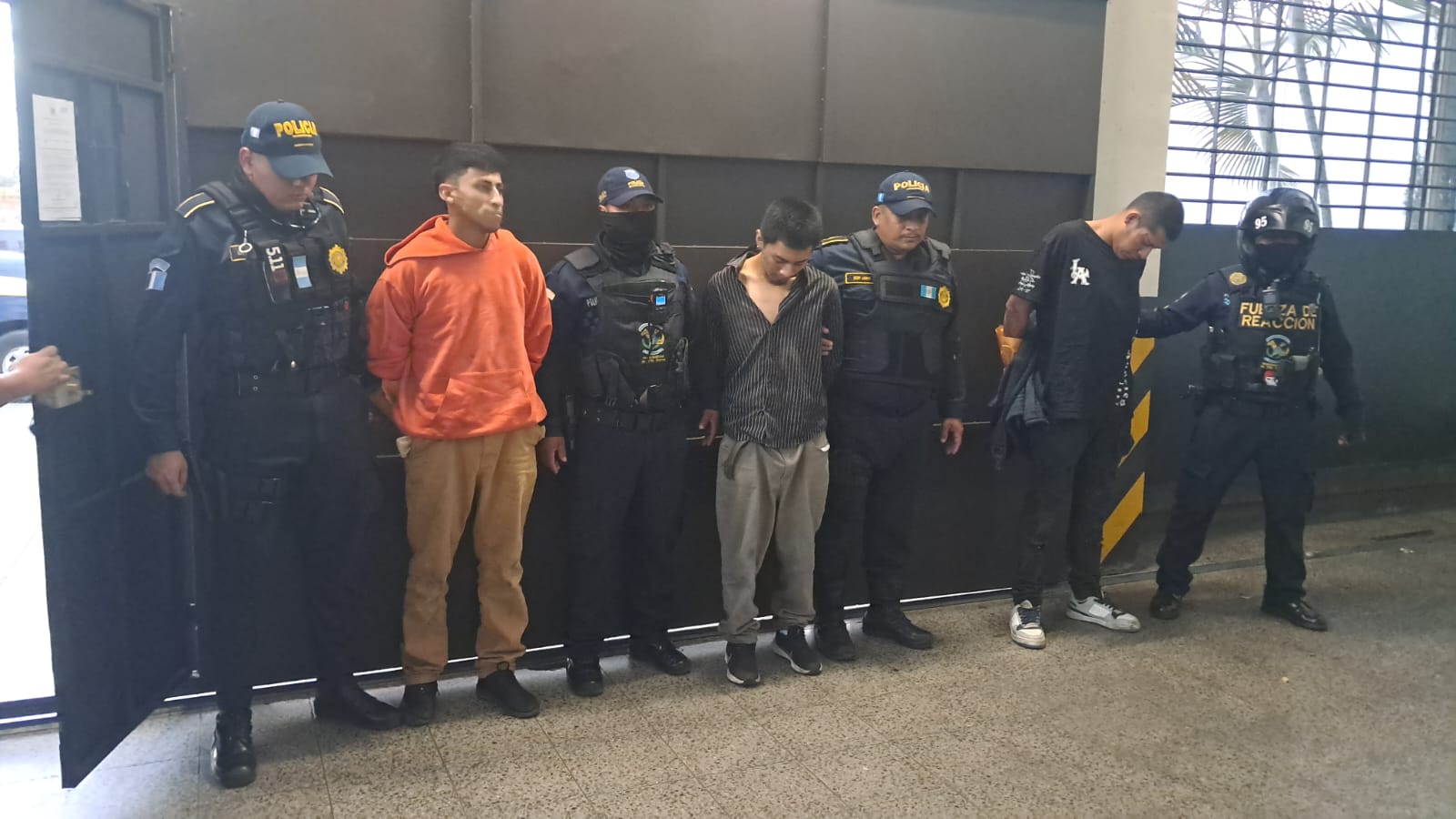 Sicarios terroristas del barrio 18 capturados por ataque armado donde fallecieron dos rivales terroristas de la mara salvatrucha