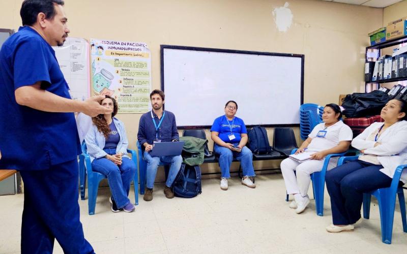 Autoridades del Hospital de San Benito coordinan jornada de cirugías de labio fisurado. (Foto: MSPAS)