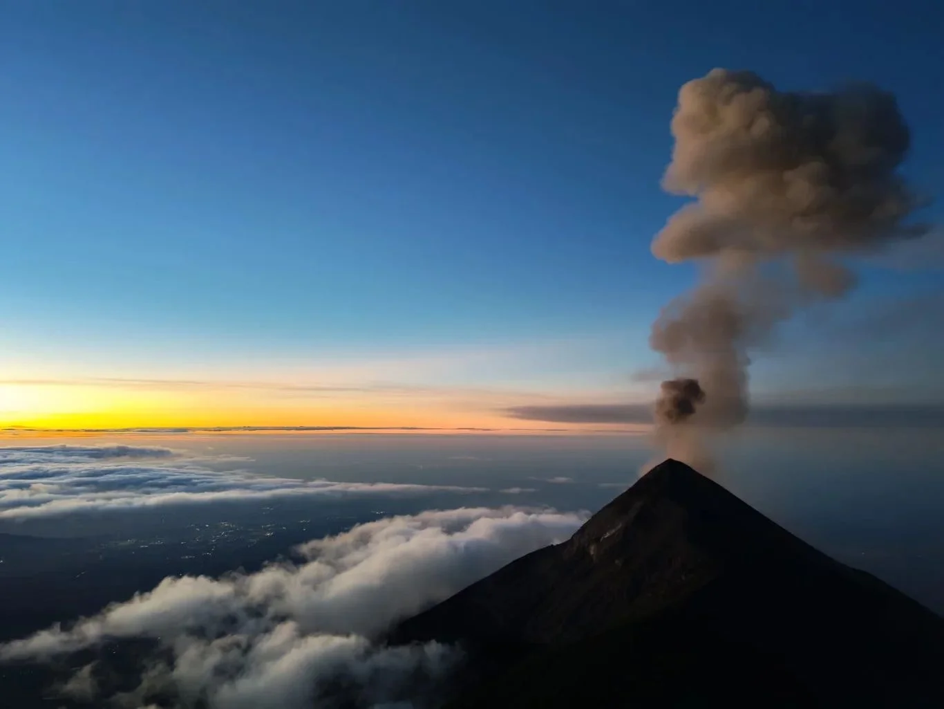 Continúa actividad del volcán de Fuego./Foto: Conred.