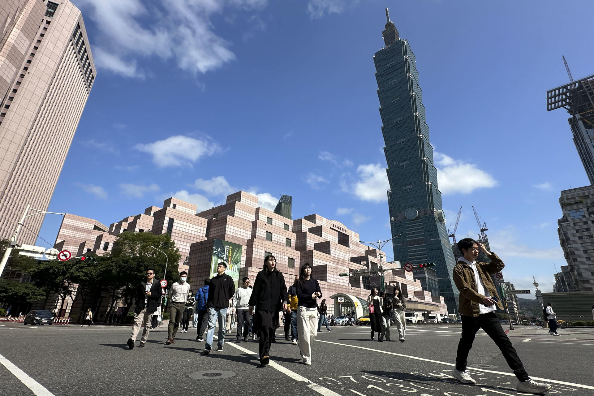 El ministro de Defensa de la República de China (Taiwán) expresó sus preocupaciones por el aumento de ejercicios militares de la República Popular de China en sus cercanías. / Foto: EFE.