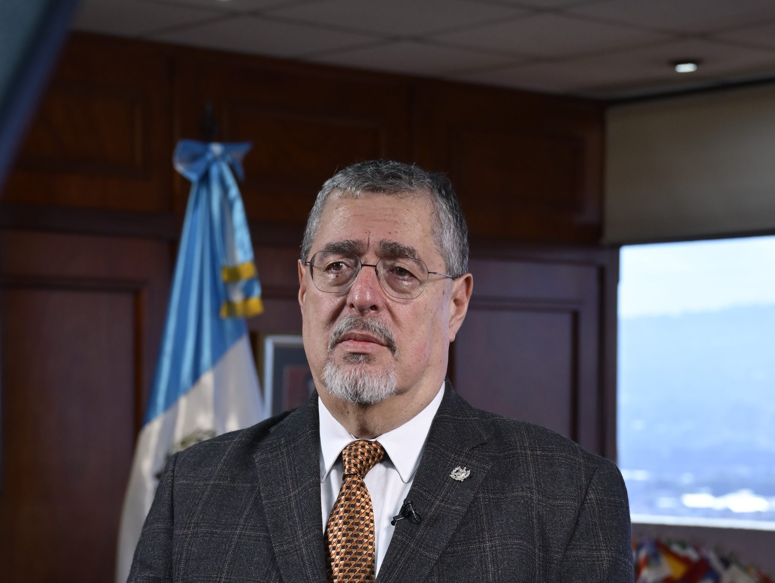 El presidente Bernardo Arévalo envía felicitación a la presidenta electa de Costa Rica Laura Fernández.