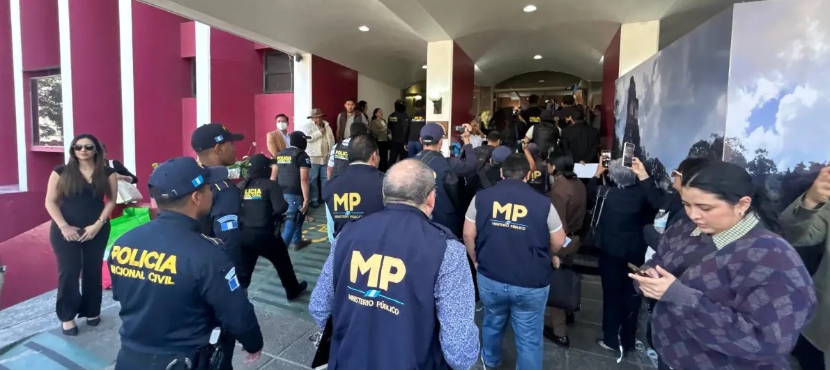 Personal del Ministerio Público ingresa al CANG durante proceso de elección de magistrado a la CC.
