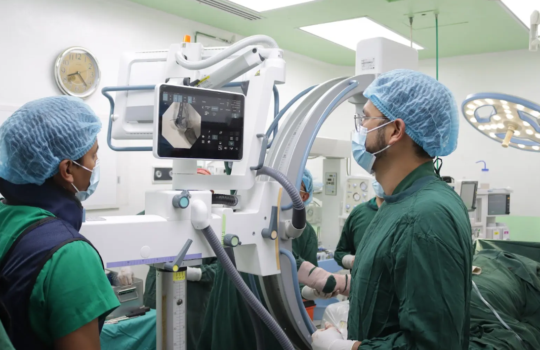 Hospital de Totonicapán incorpora Sistema de Arco en C Digital Móvil. (Fotos: MSPAS)