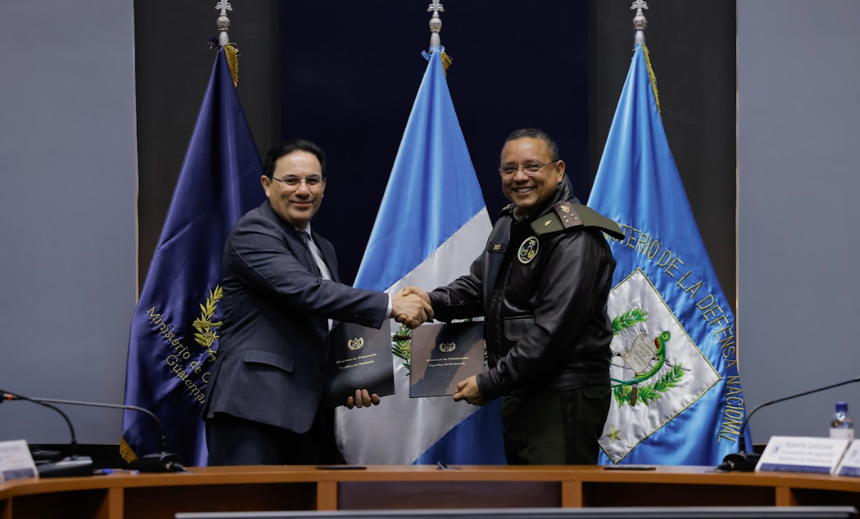 Mingob y Ejército formalizan convenio para fortalecer las capacidades del Estado en materia de seguridad