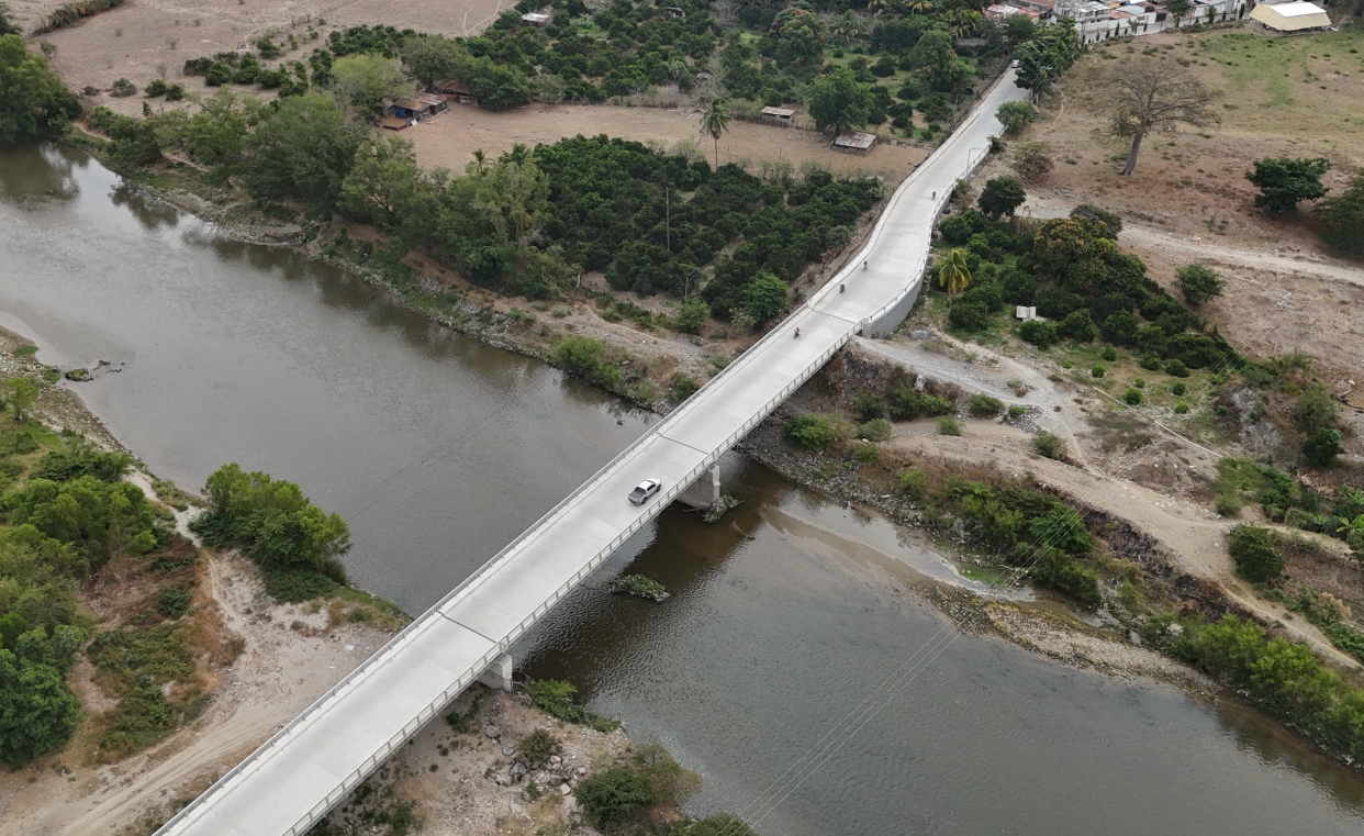 Construcción del puente El Jícaro avanza hacia su finalización./Foto: FSS.