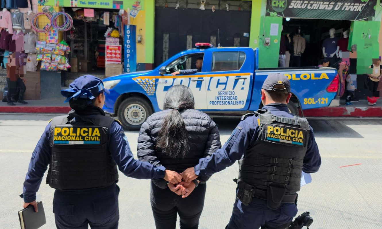 La capturada fue identificada como Telma N, de 30 años de edad. / Foto: PNC