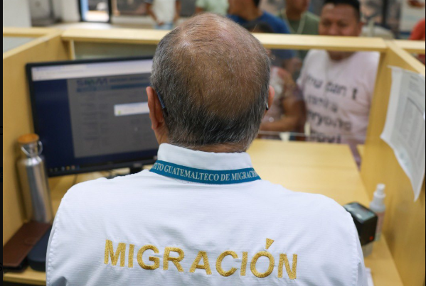 Personal del IGM brindando atención. / Foto: IGM