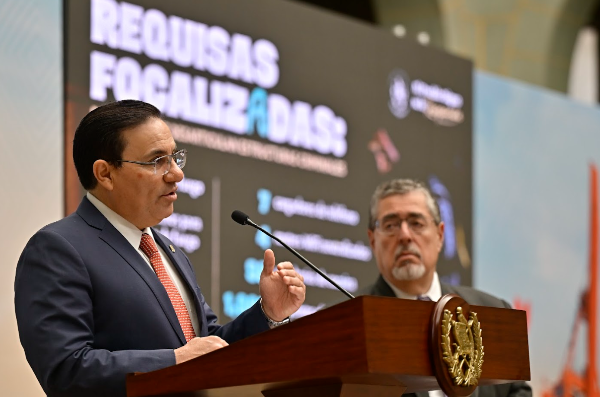 Ministro de Gobernación Marco Antonio Villeda durante la ronda. / Foto: Alvaro Interiano.