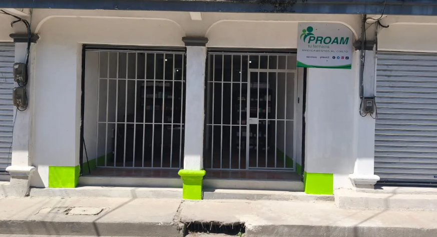 Nueva farmacia PROAM acerca medicina a precios más bajos a Cobán, Alta Verapaz. (Foto: MSPAS)