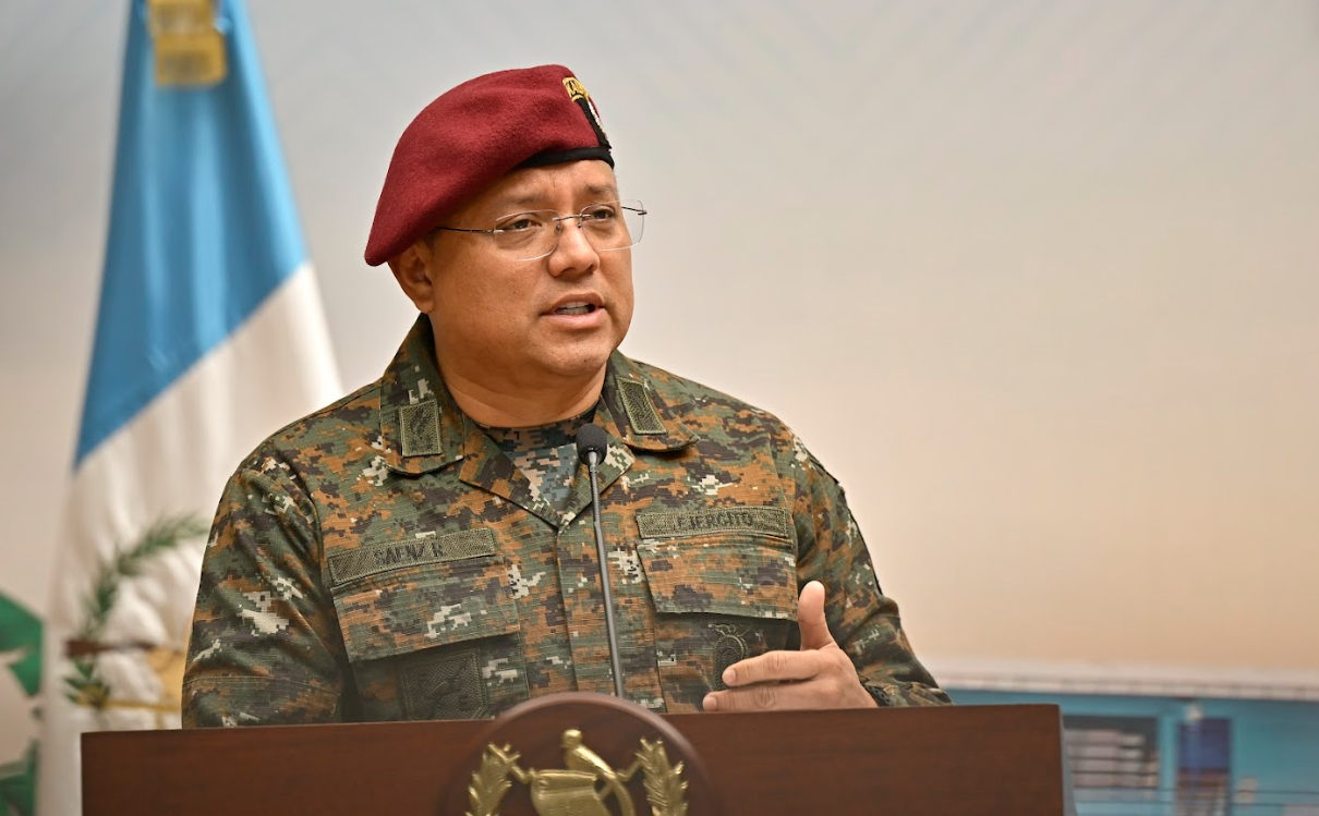 Ministro de la Defensa Nacional Henry Saenz. / Foto: Alvaro Interiano