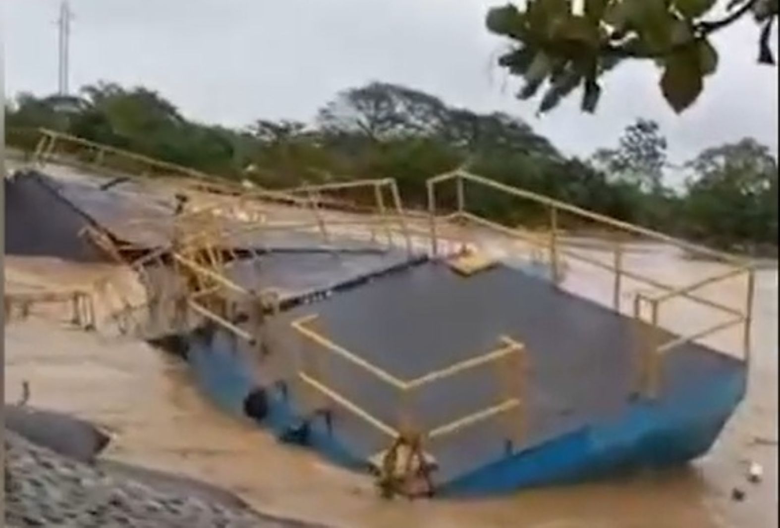 Las constantes lluvias en Colombia han dejado considerables daños e inundaciones en diferentes regiones del país.