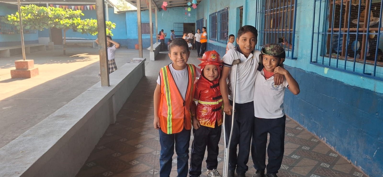Estudiantes participan en el Simulacro Nacional 2026