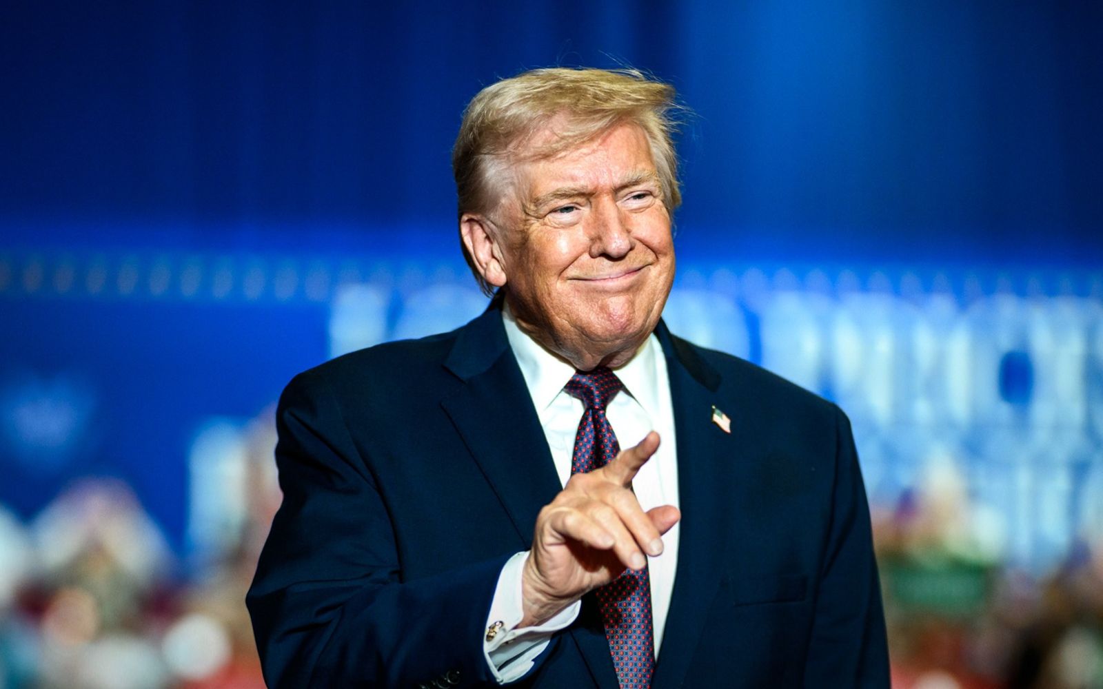 Trump dice que tal vez opte por “una toma de control amistosa de Cuba”