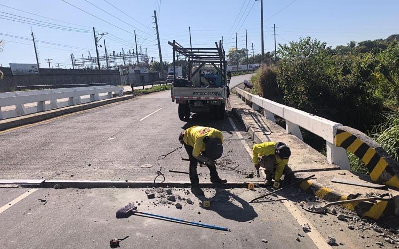 La reparación del puente ubicado en el km 90.4 de la ruta CA-2 Occidente es una de las obras del CIV para recuperar la red vial del país.