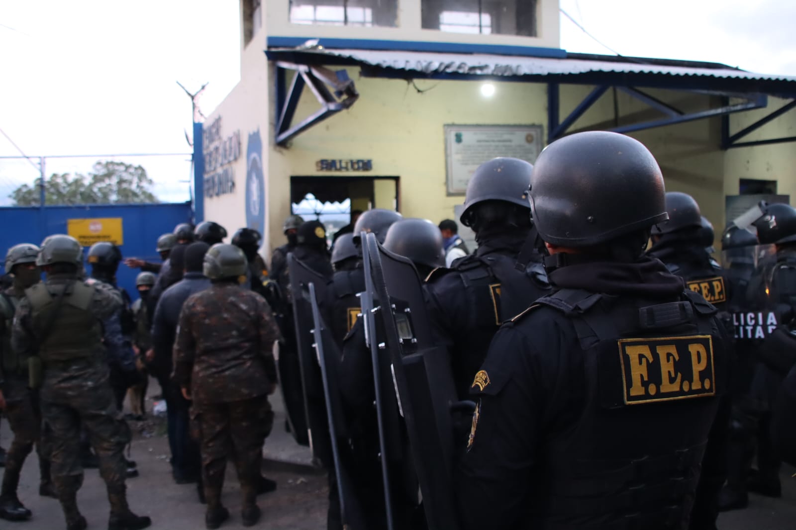 Autoridades llevan a cabo requisa en el preventivo de la zona 18