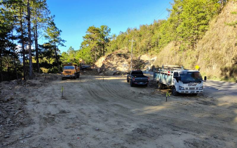 Preparan terreno para instalar puente modular en Baja Verapaz./Foto: CIV.