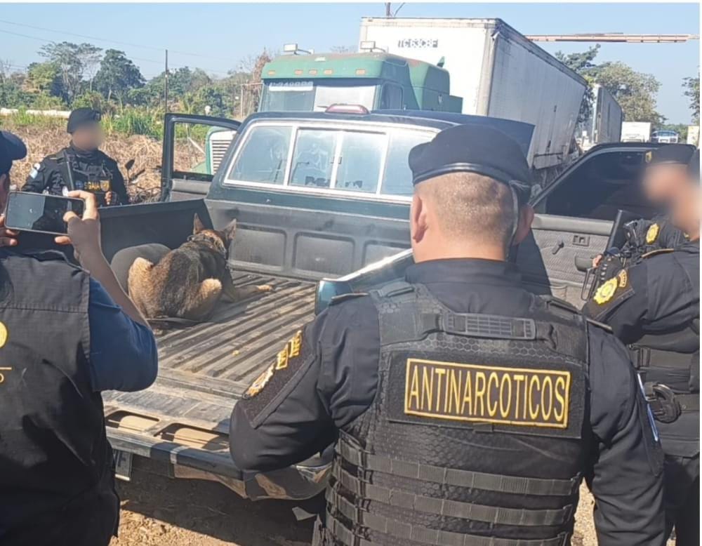 Localizan picop con paquetes ocultos en doble fondo en Retalhuleu