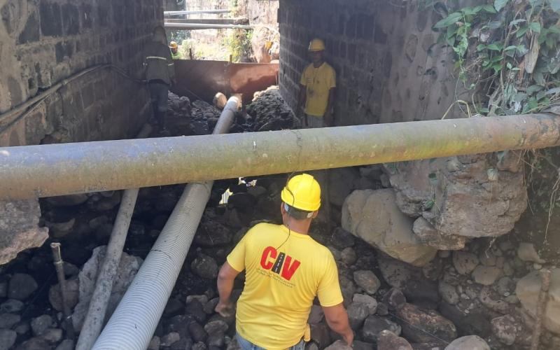 Covial realiza trabajos de mejoramiento en puente de Mazatenango./Foto: Covial.
