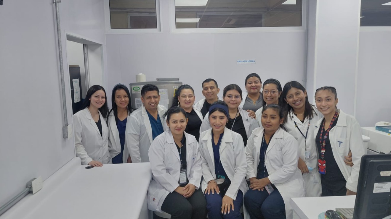 Entregan remodelación de laboratorio clínico en Hospital Regional de Zacapa