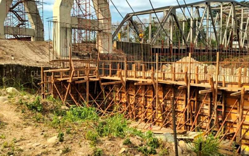 Caminos avanza con la construcción del puente paralelo Nahualate./Foto: CIV.