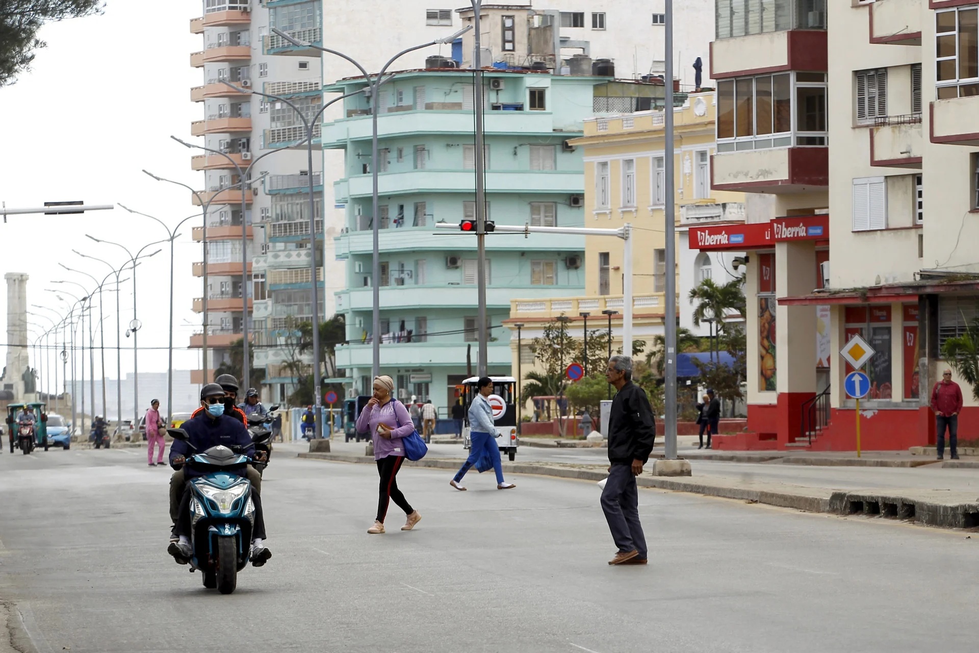 El gobierno de Cuba da señales de posible apertura a inversiones de cubanos en el exterior.