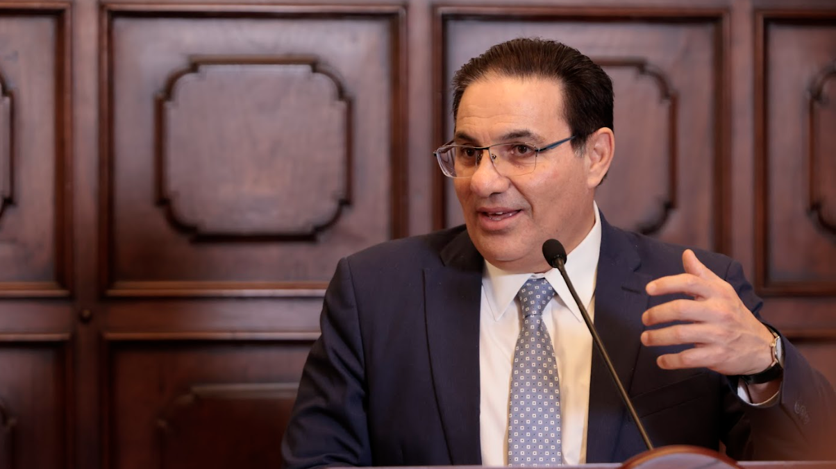 Ejecutivo anuncia cambios de viceministros en Gobernación y Desarrollo