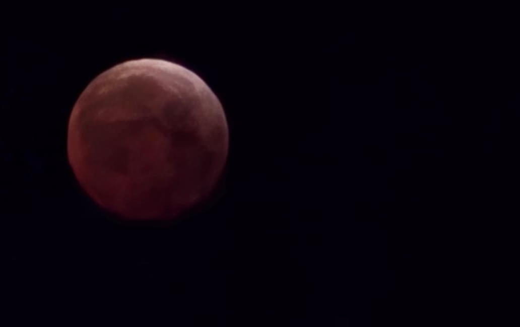 Eclipse lunar total o luna de sangre será visible en Guatemala./Foto: Josué Acevedo.